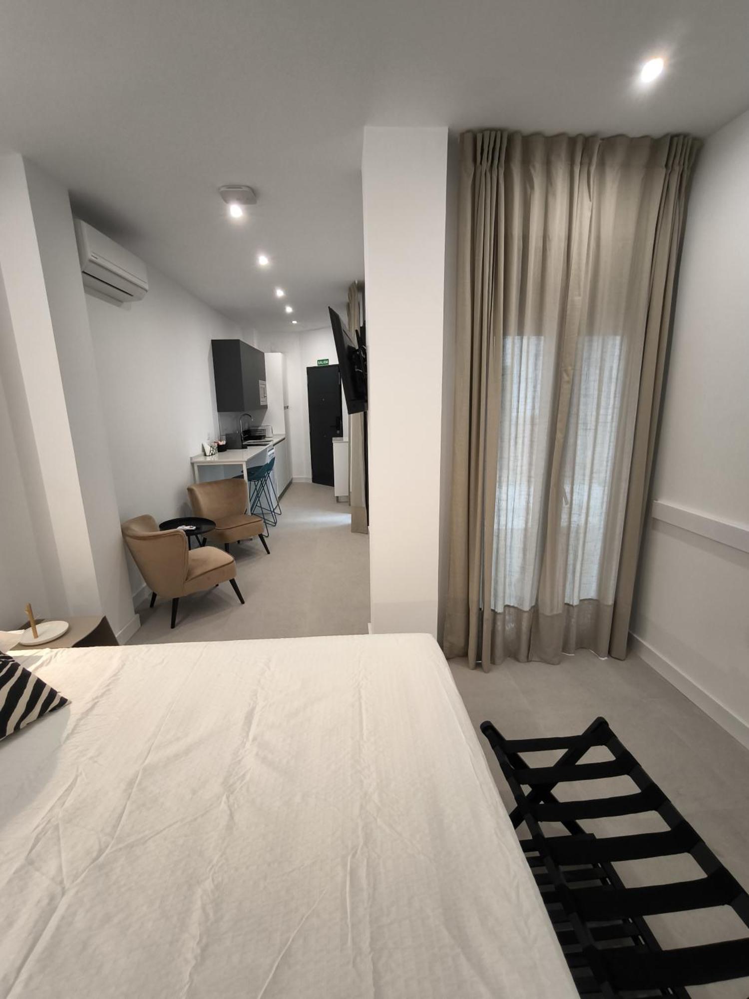 Aparthotel Capuchinos 31 à Málaga Extérieur photo